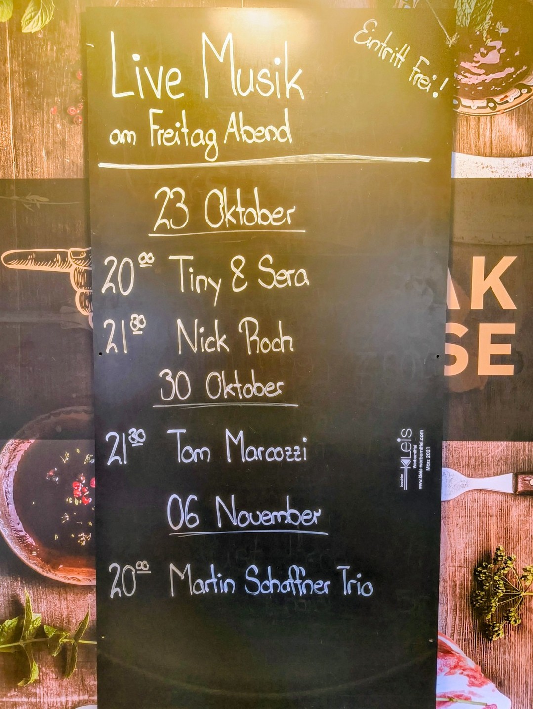Neu am Freitagabend: Live Musik im STAGI TREFF Die Bar! Start: 23. Oktober, 20.00 Uhr mit Tiny & Sera, 21.30 Uhr Nick Roch. Danach: 30.10. Tom Marozzi, 6.11. Martin Schaffer Trio, u.v.m. Hier bleibst du aktuell! #openstage #stagitreff #livemusik