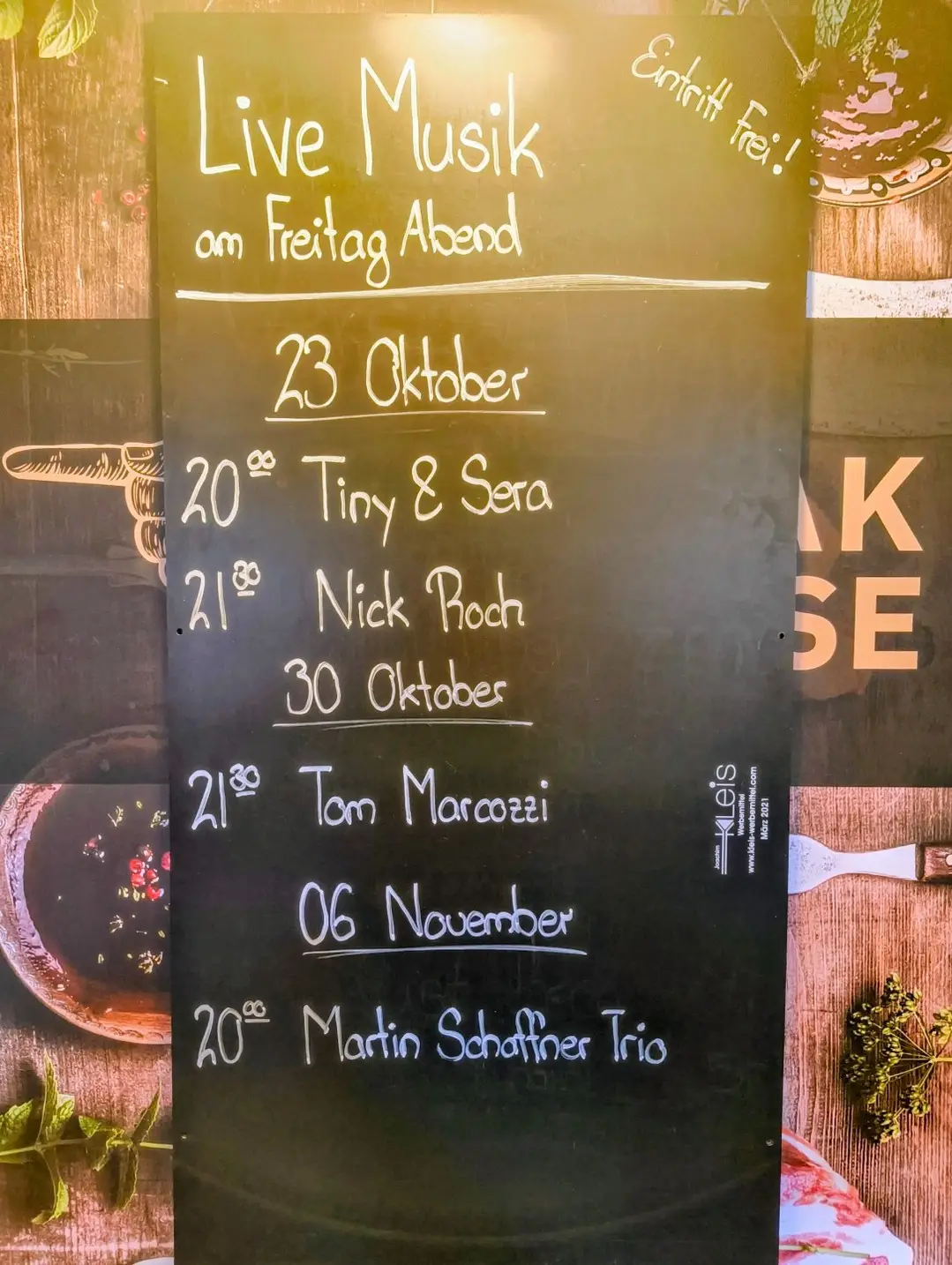 Neu am Freitagabend: Live Musik im STAGI TREFF Die Bar! Start: 23. Oktober, 20.00 Uhr mit Tiny & Sera, 21.30 Uhr Nick Roch. Danach: 30.10. Tom Marozzi, 6.11. Martin Schaffer Trio, u.v.m. Hier bleibst du aktuell! #openstage #stagitreff #livemusik